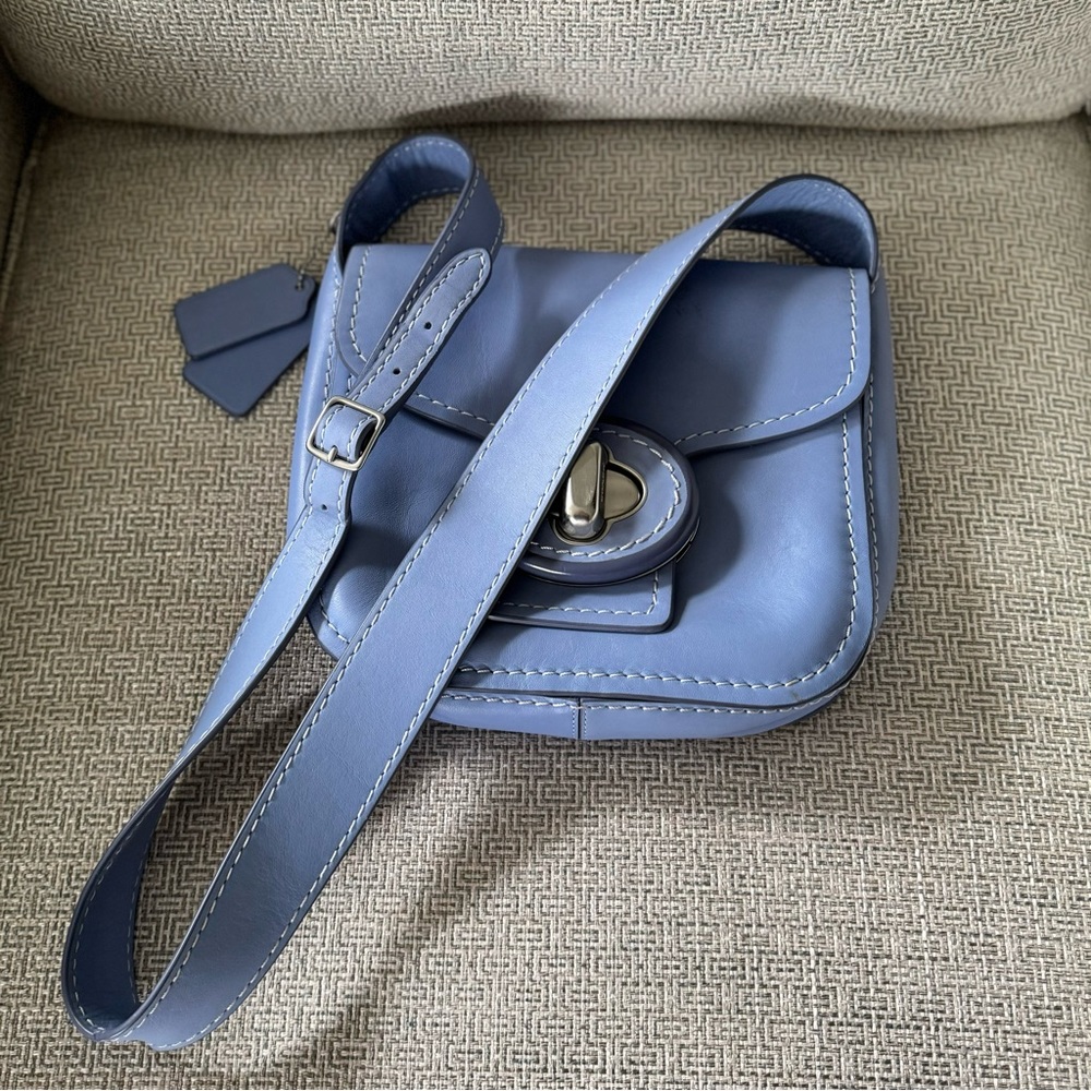 Coach periwinkle shoulder bag